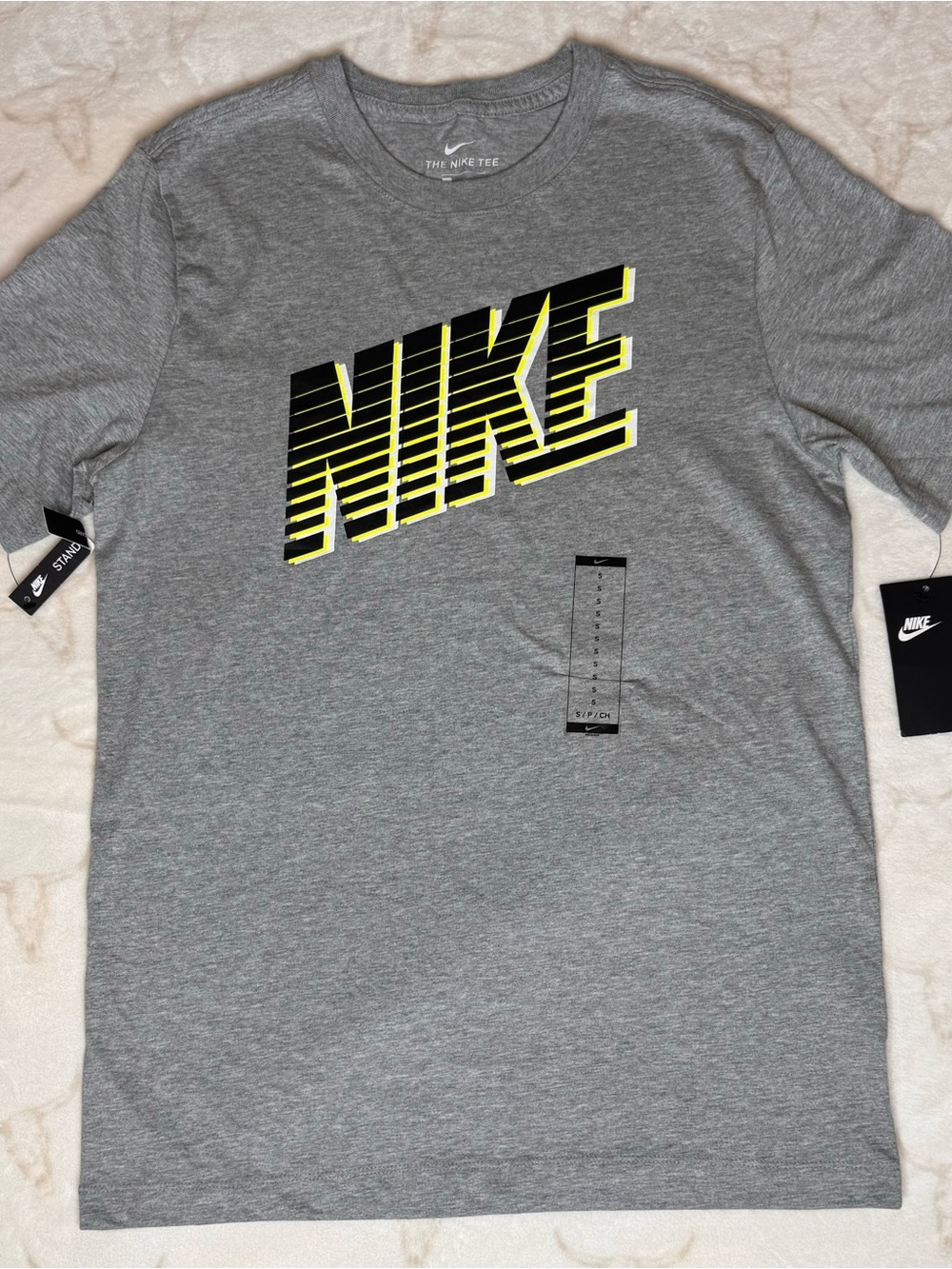 Nike men’s small T-shirt new
